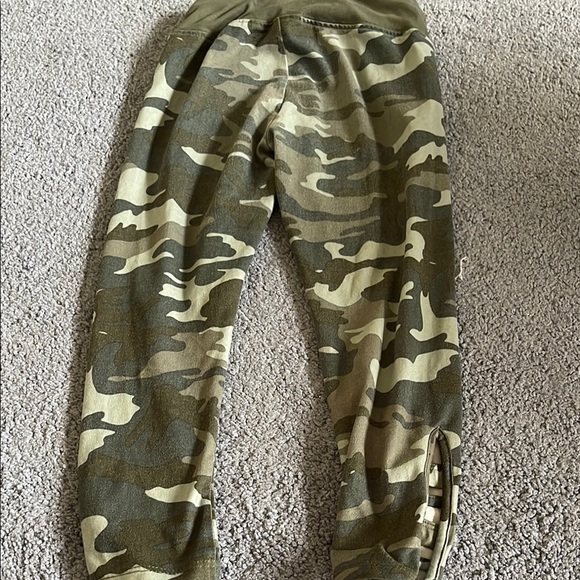 Justice camouflage and Black Leggings with Bold Print - Picture 3 of 7